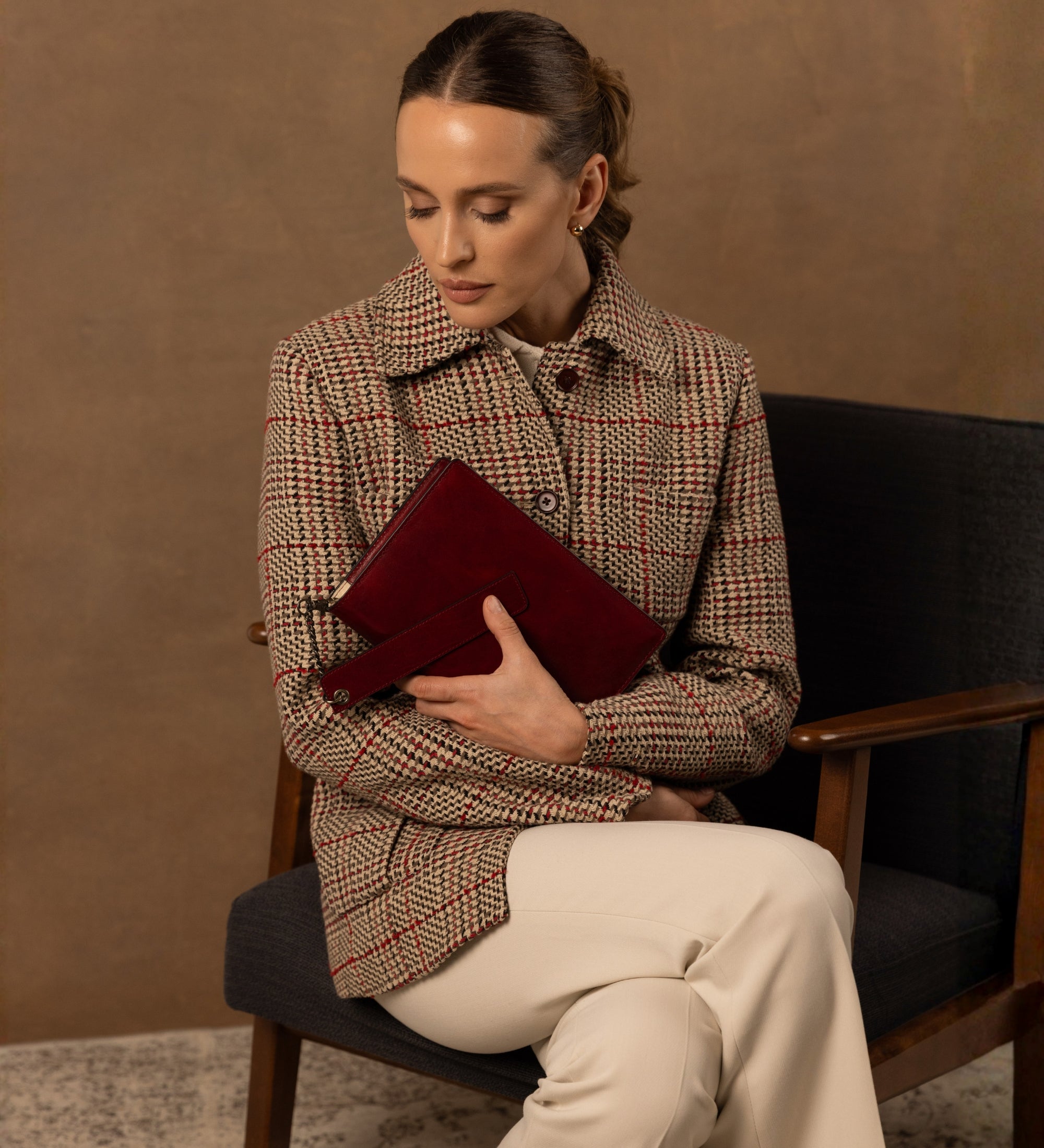 Womens Leather Journal with Refillable A5 Notepad - The Diary of a Nobody