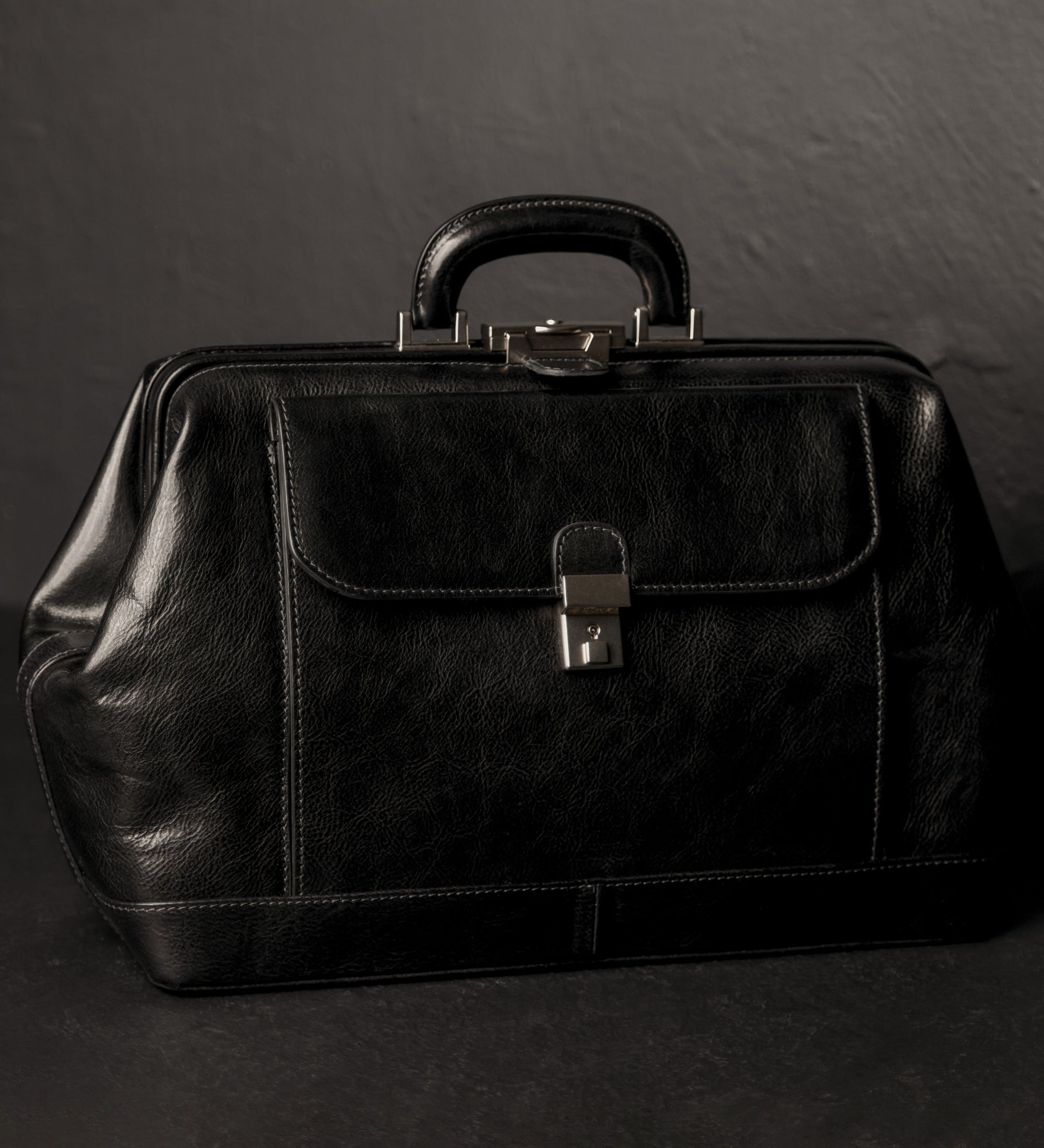 Large Italian Leather Doctor Bag - Hamlet
