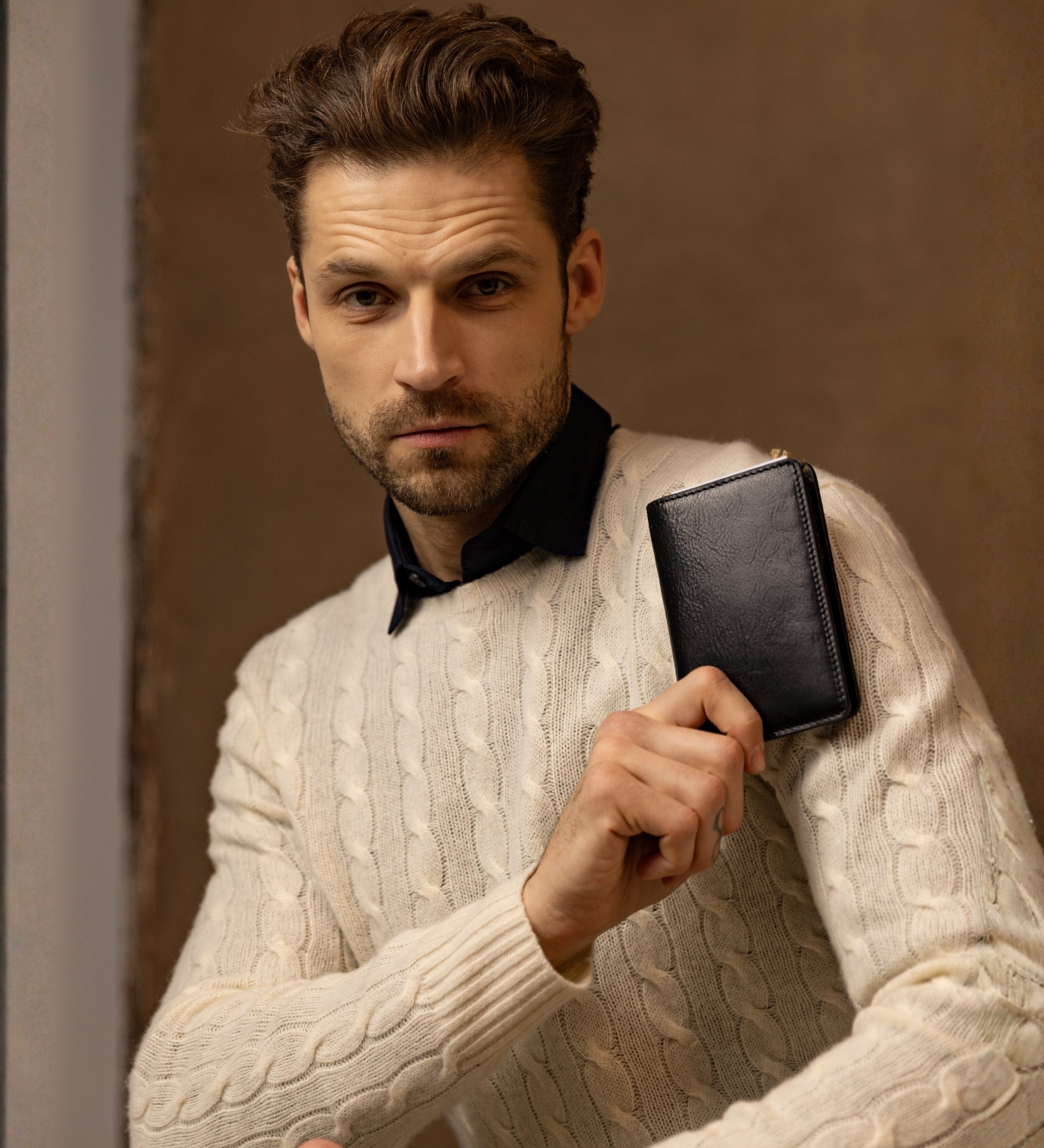 Small Leather Passport Holder - Gulliver's Travels