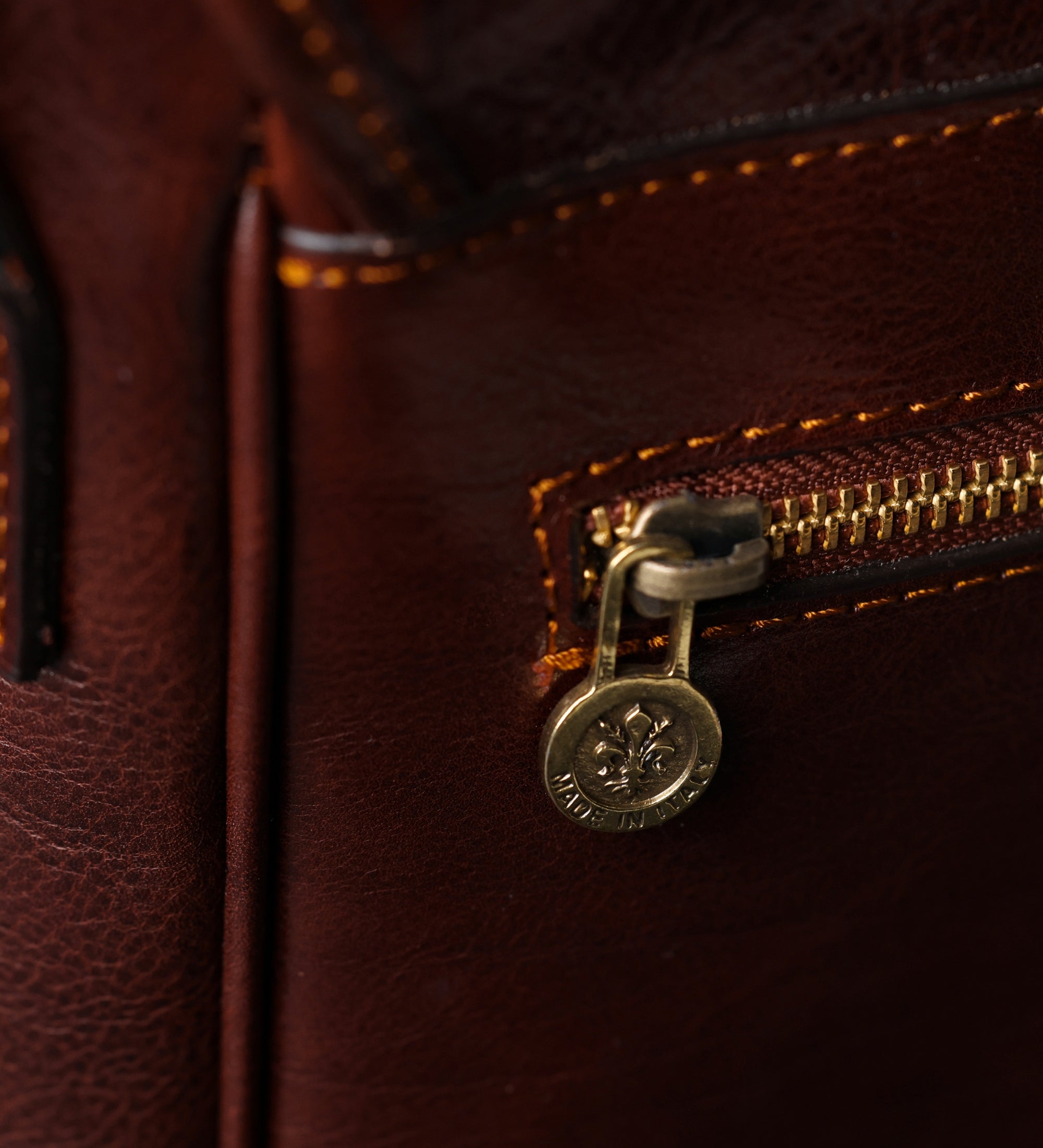 Leather Messenger Bag – The Stranger