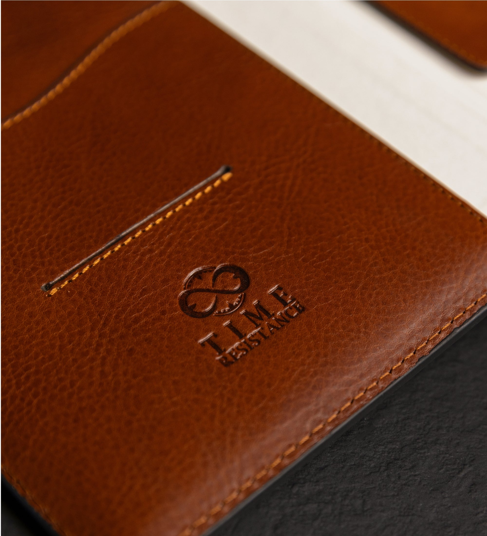 Womens Leather Journal with Refillable A5 Notepad - The Diary of a Nobody