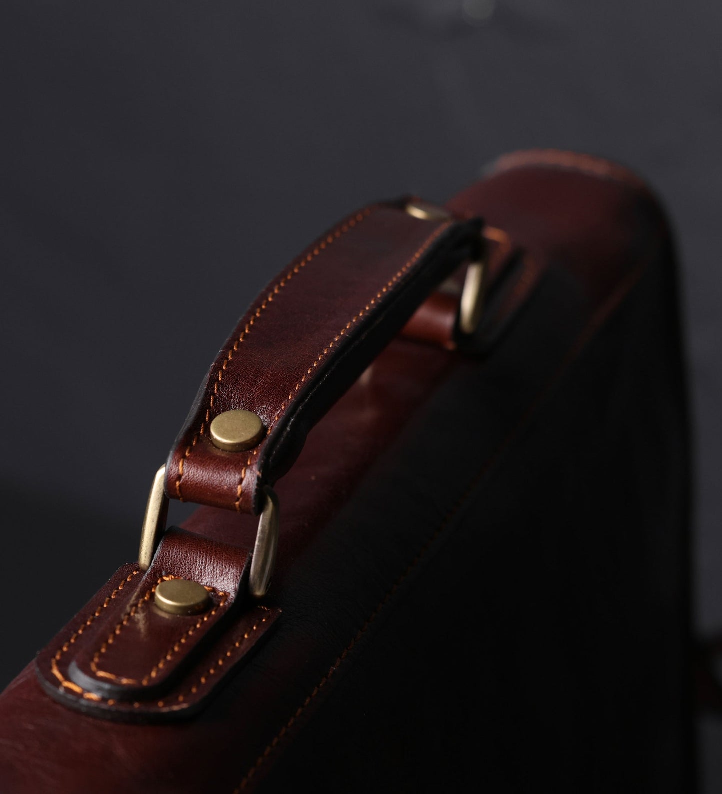 Sacoche en cuir pour ordinateur portable - Illusions