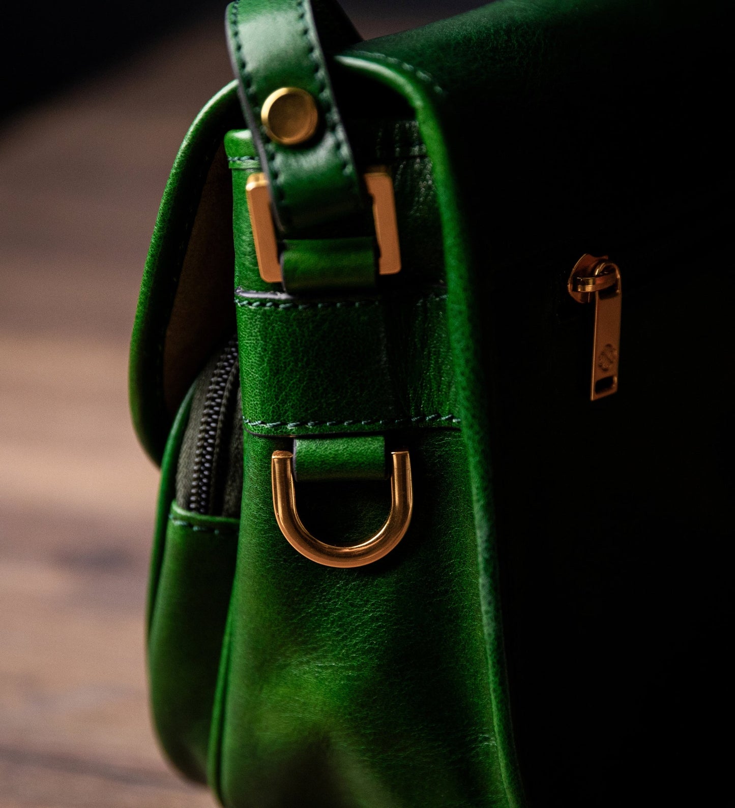 Sac en cuir pour le corps - Women In Love