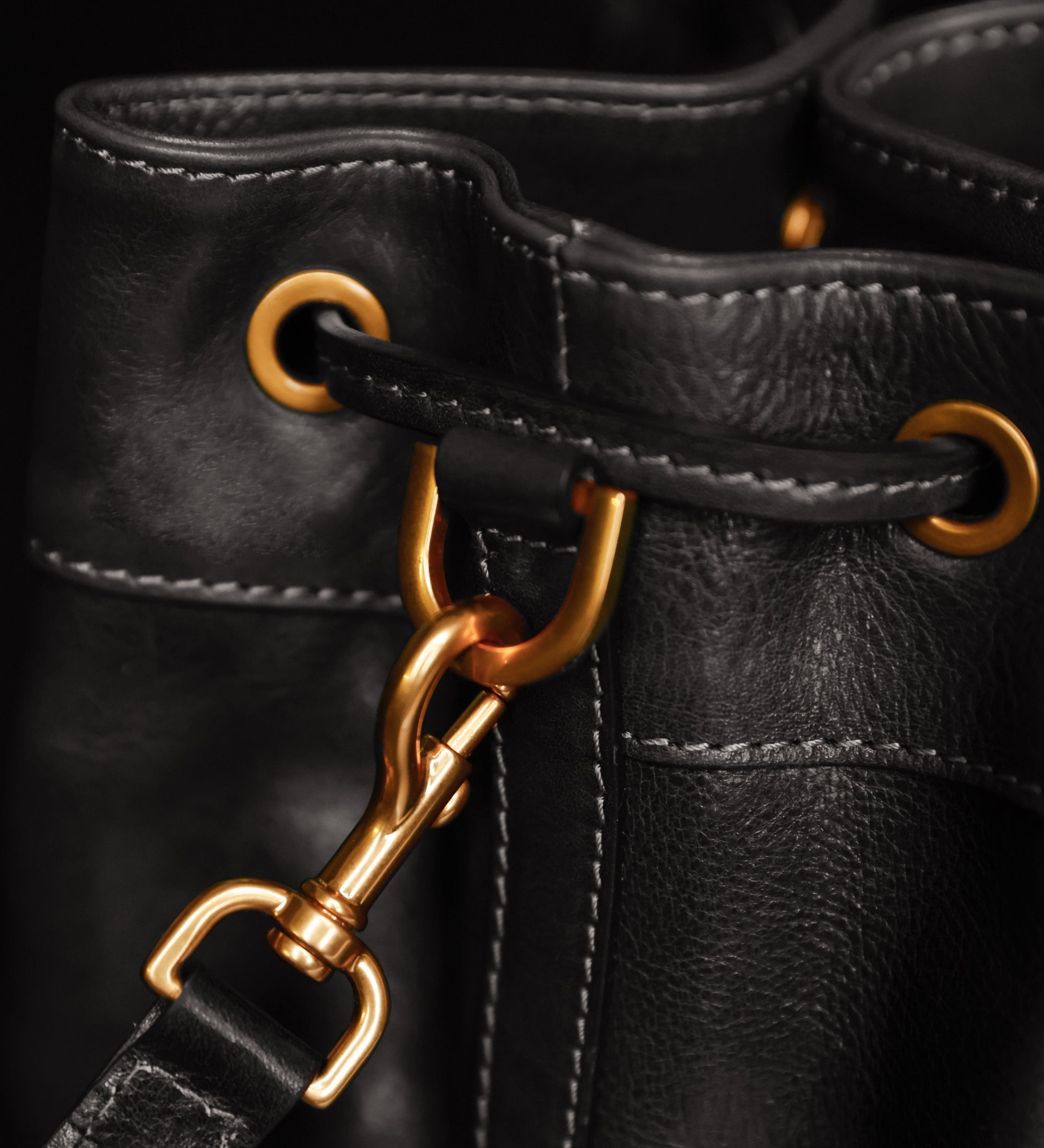 Leather Bucket Bag for Women - Light In August