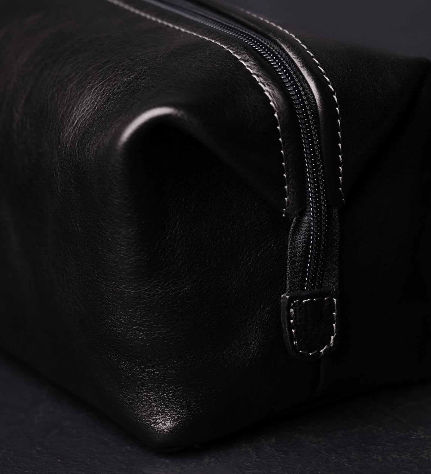 Trousse de toilette en cuir - Four Past Midnight