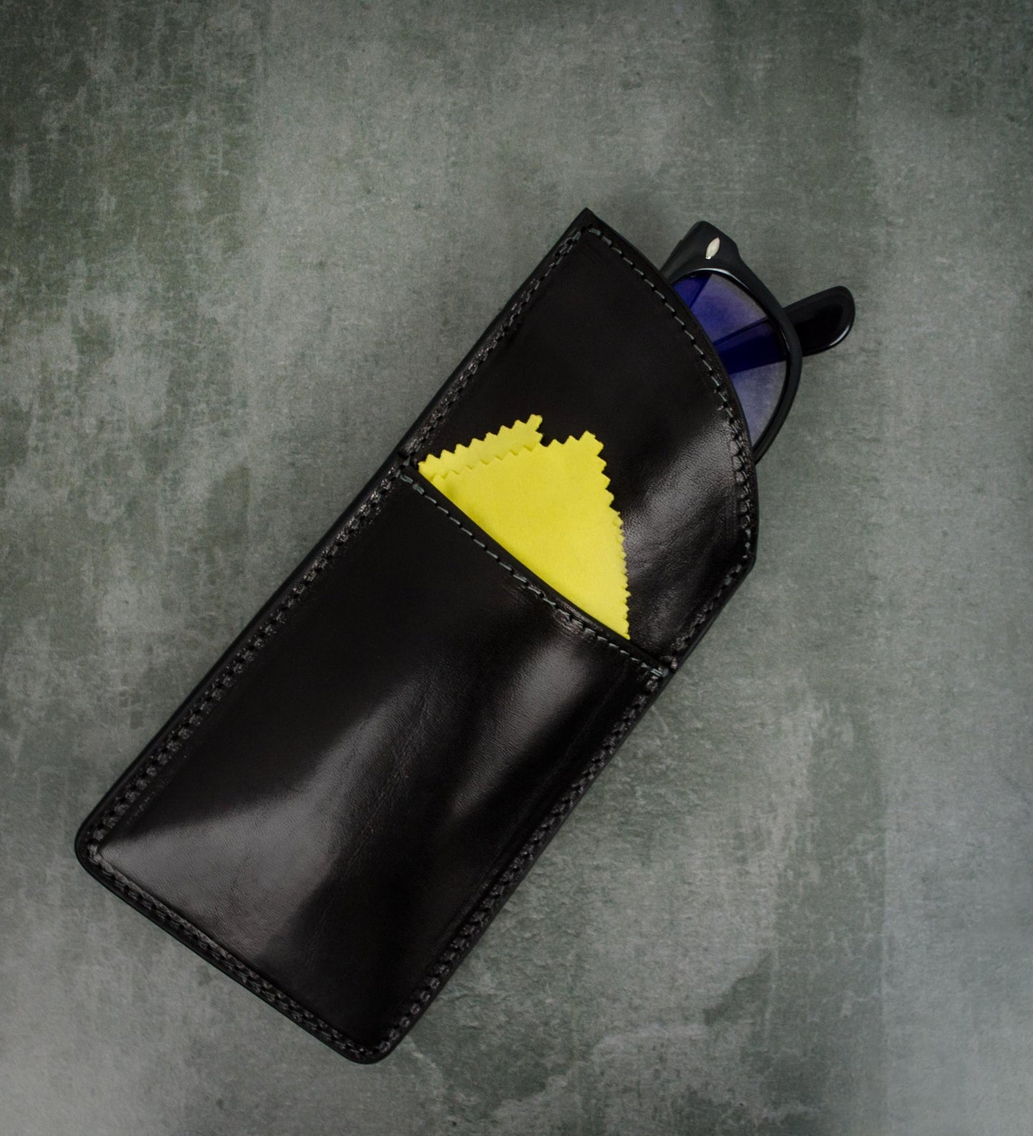 Leather Glasses Sleeve for Women - One Hundred Years of Solitude