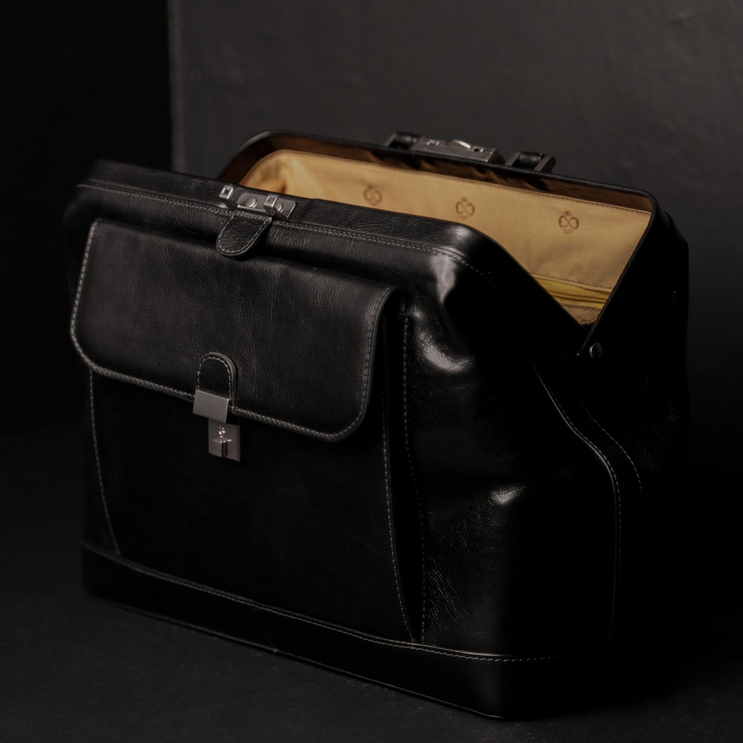 Large Italian Leather Doctor Bag - Hamlet