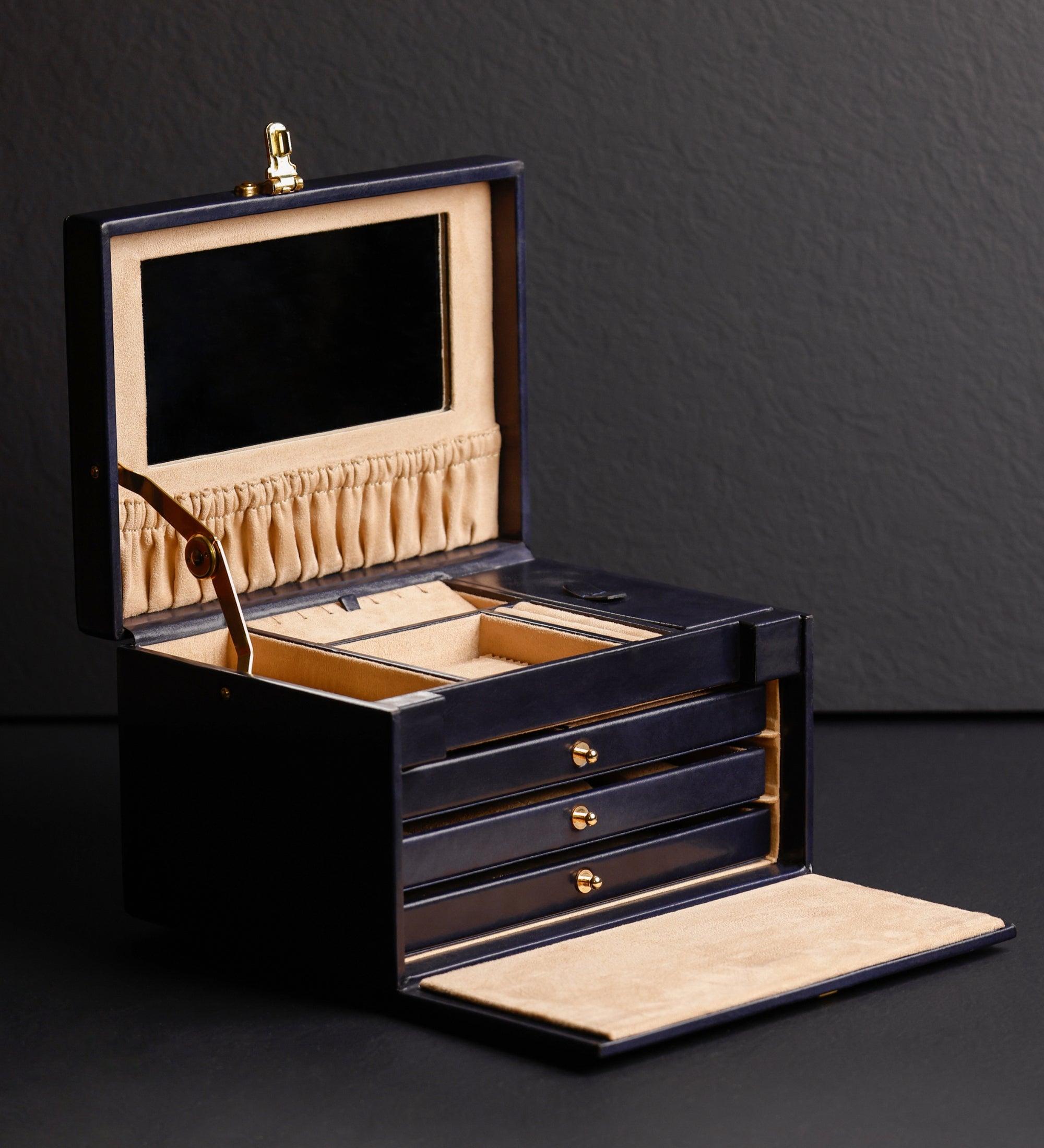 Large Leather Jewelry Box for Women - The Portrait of a Lady