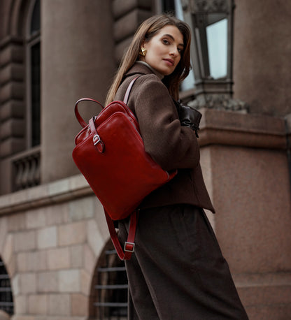 Bolsa bandolera convertible en mochila de piel para mujer - Clarissa