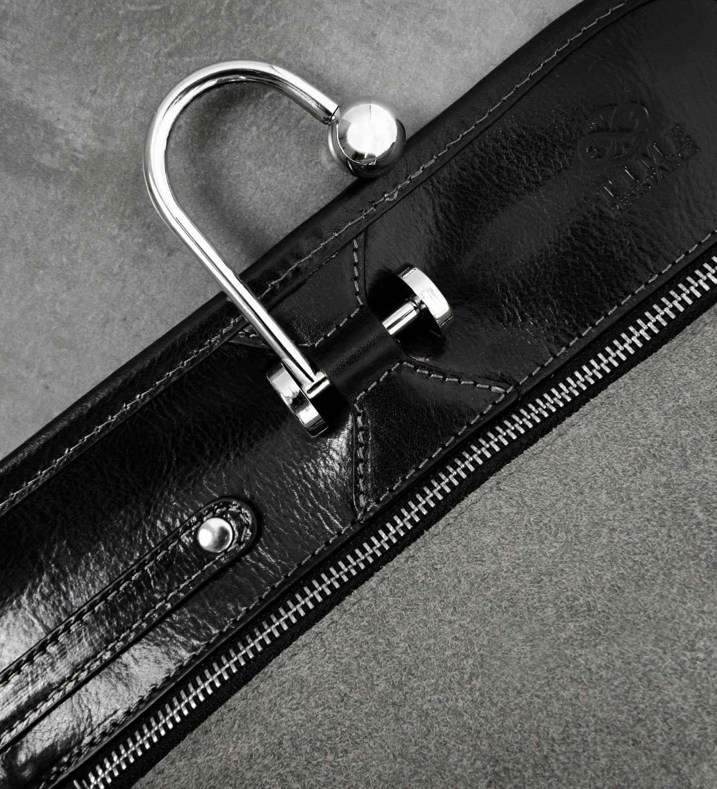 Trousse de toilette à suspendre en cuir - Dracula
