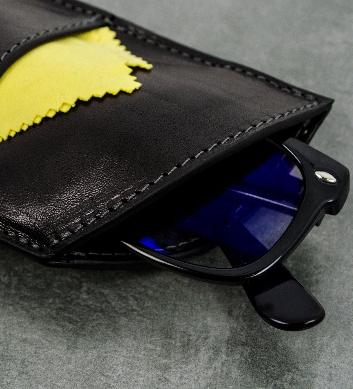 Etui à lunettes en cuir - One Hundred Years of Solitude