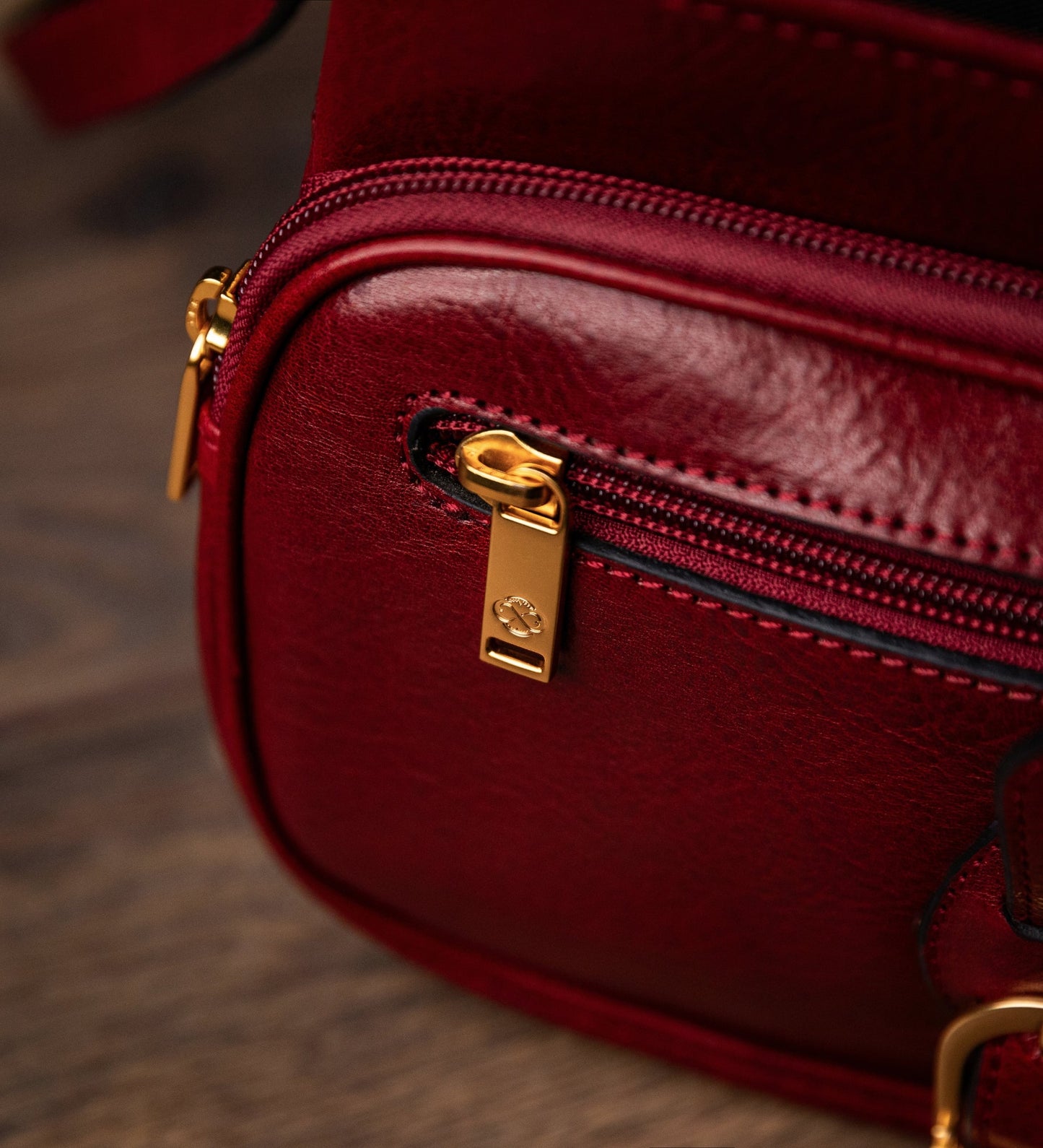 Sac en cuir pour le corps - Women In Love