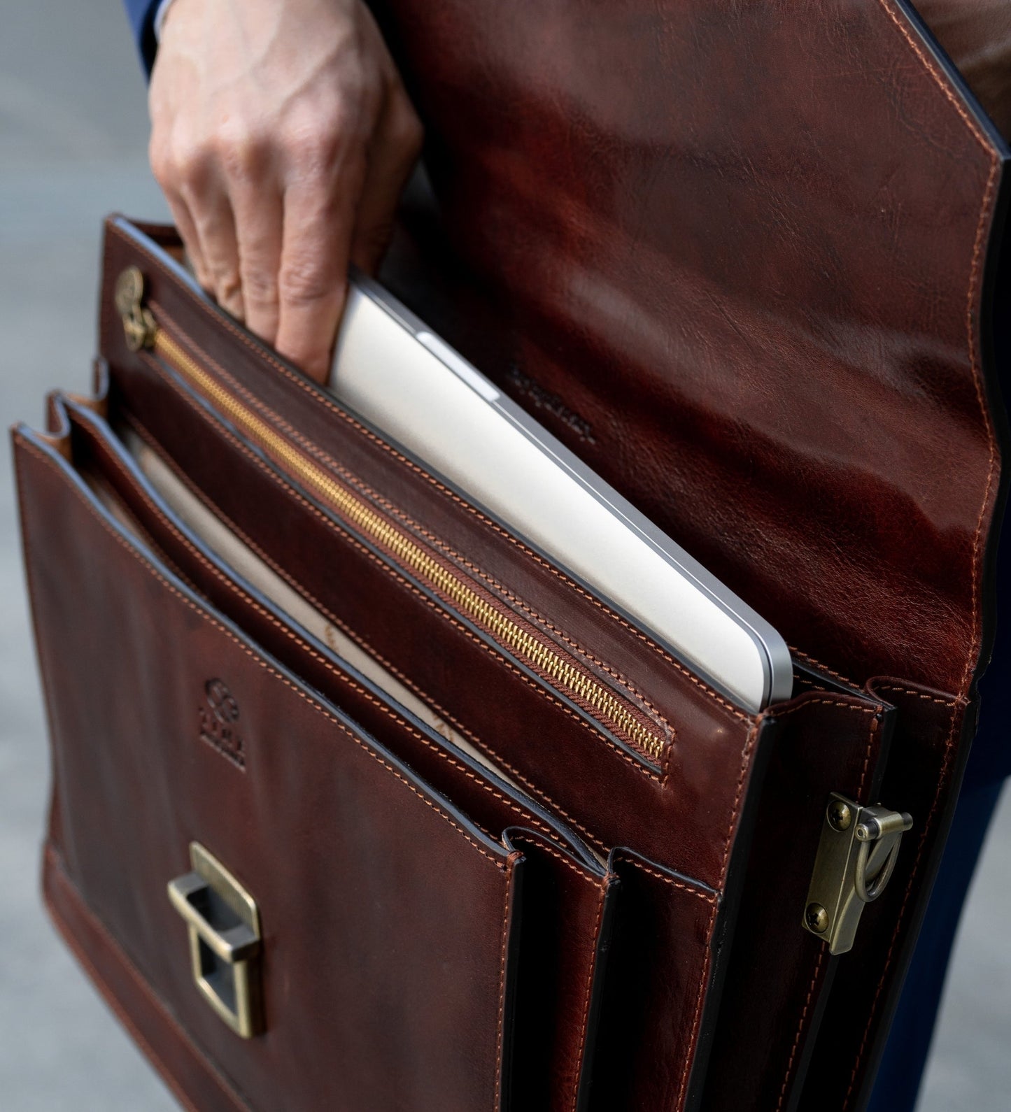 Porte-documents en cuir au design classique - The Magus