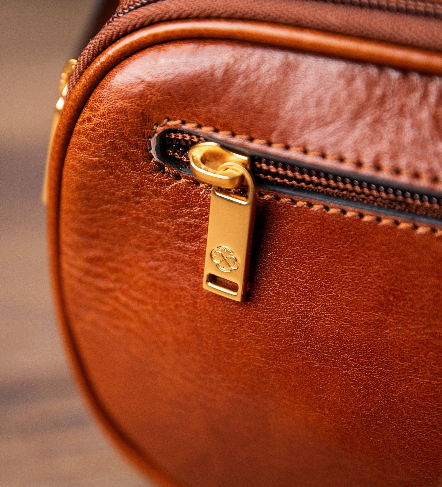 Sac en cuir pour le corps - Women In Love