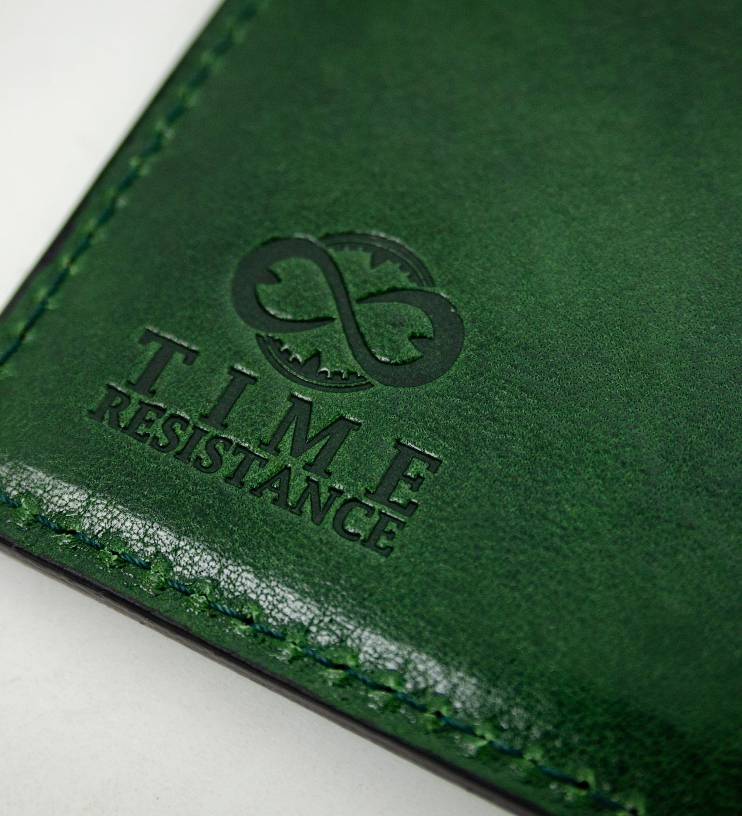 Small Leather Passport Holder for Women - Gulliver's Travels