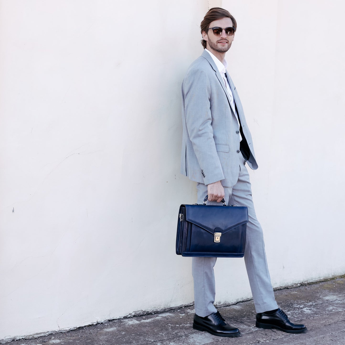 Classic Design Leather Briefcase - The Magus Briefcase Time Resistance   