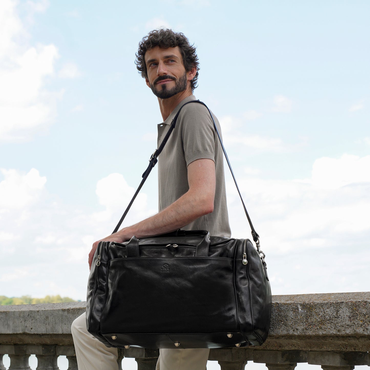 Große Duffle Bag aus italienischem Leder - The Hitchhikers Guide to the Galaxy