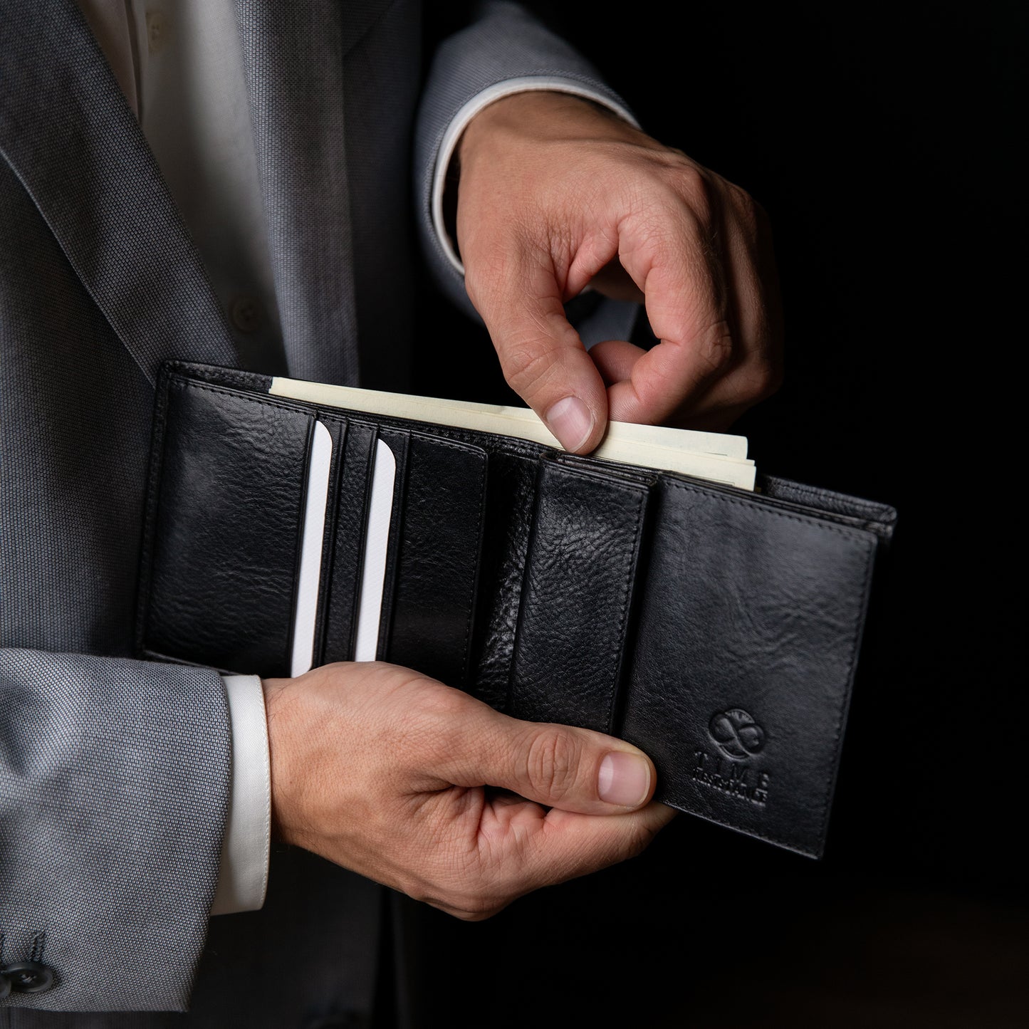 Leather Bifold Wallet - Daniel