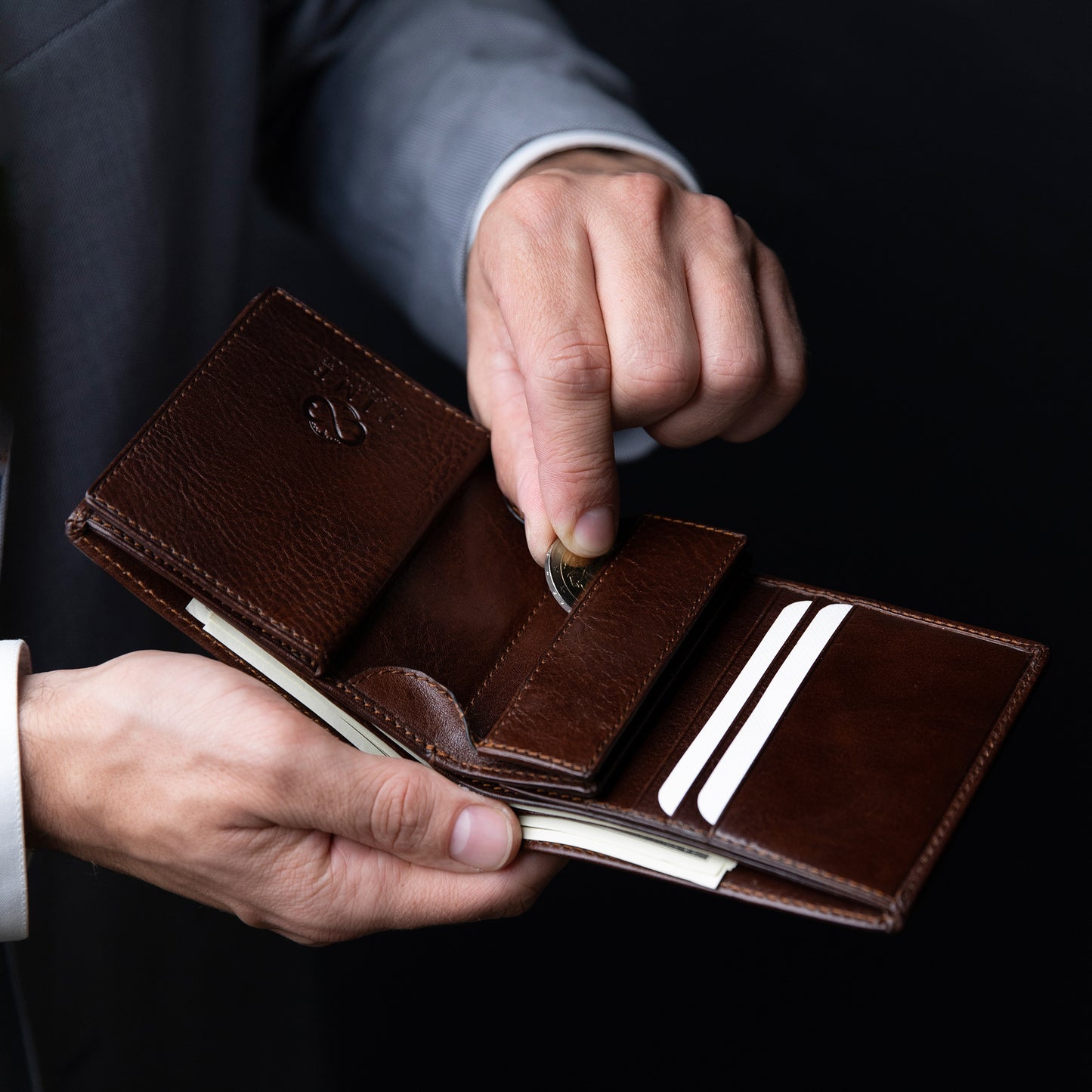 Leather Bifold Wallet - Daniel