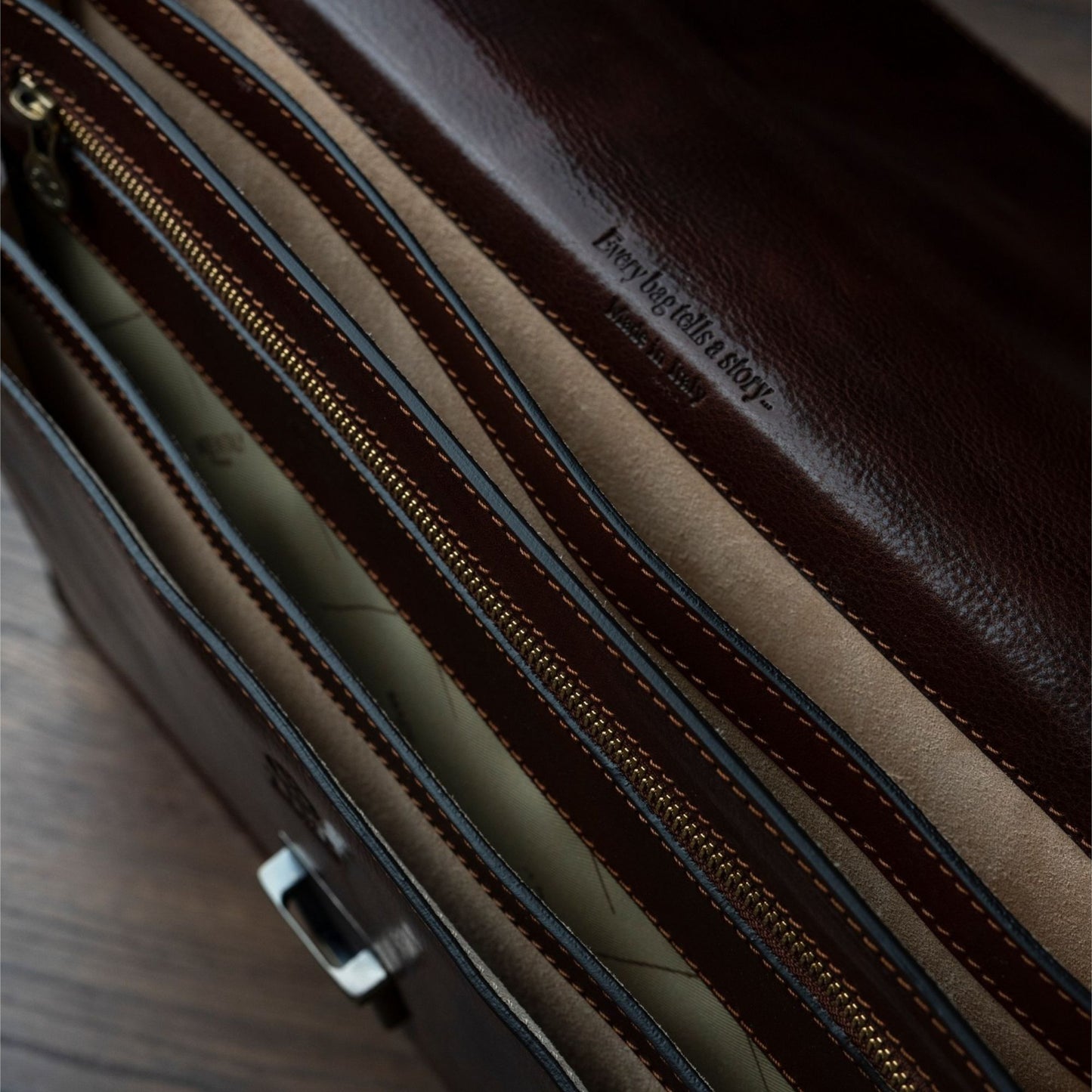 Porte-documents en cuir au design classique - The Magus