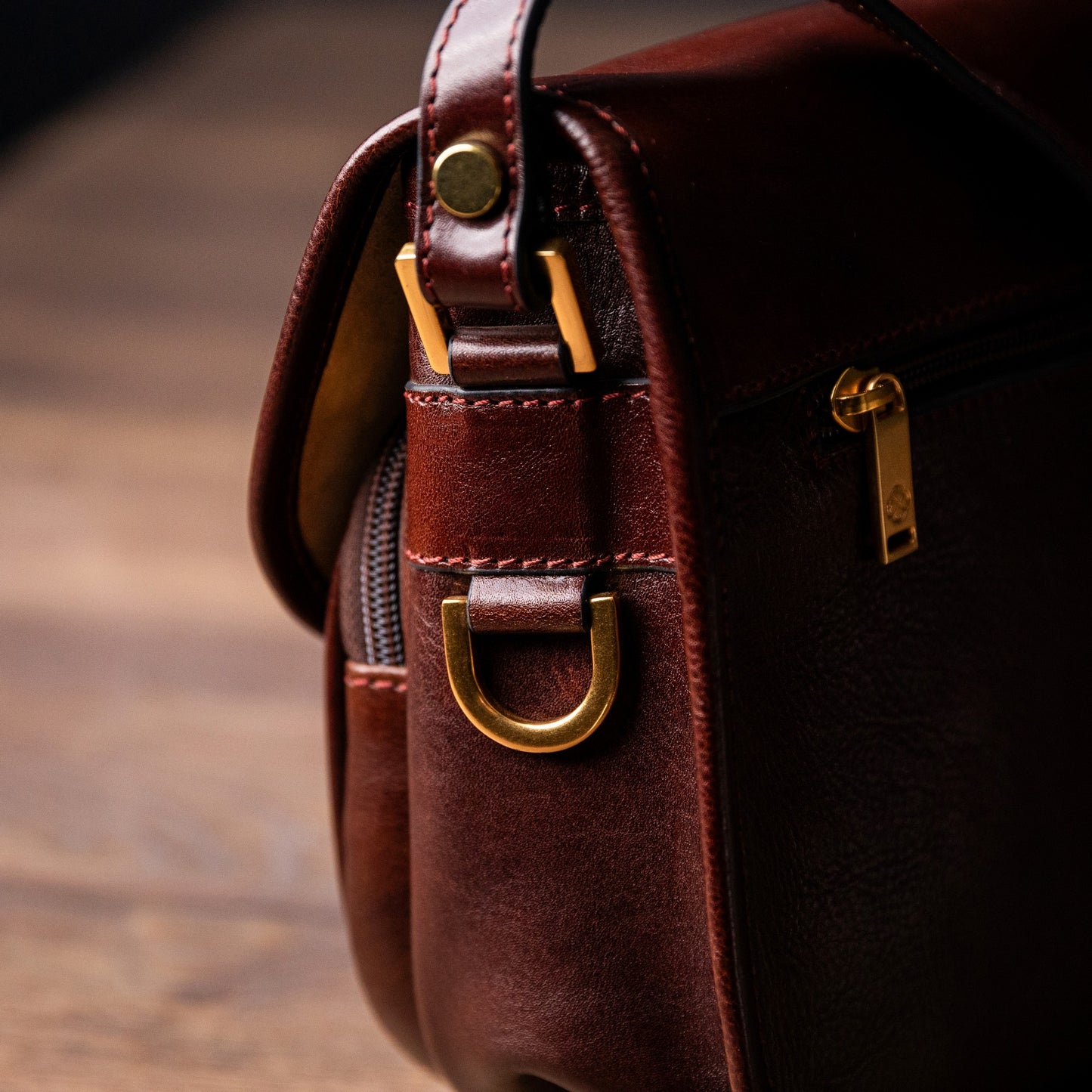 Sac en cuir pour le corps - Women In Love