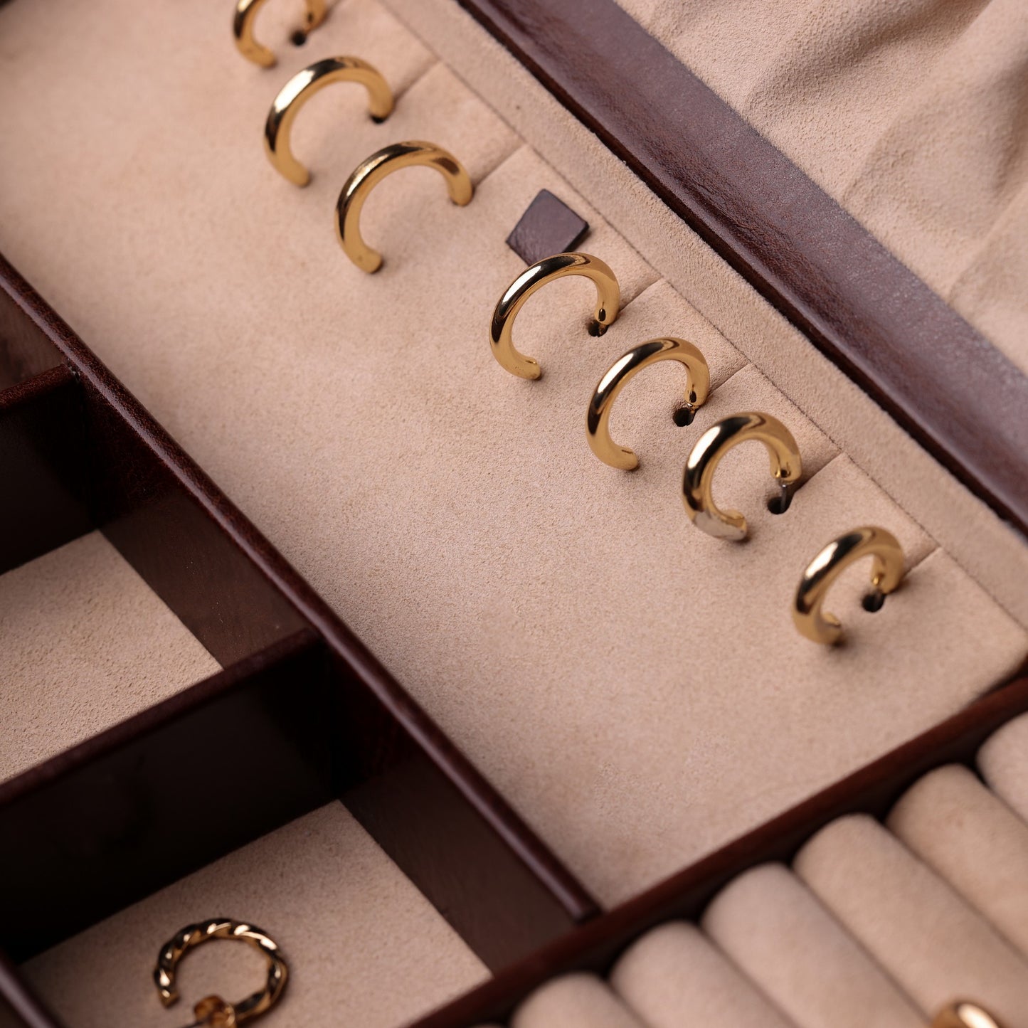 Leather Jewelry Box Accessory Box - The Line of Beauty