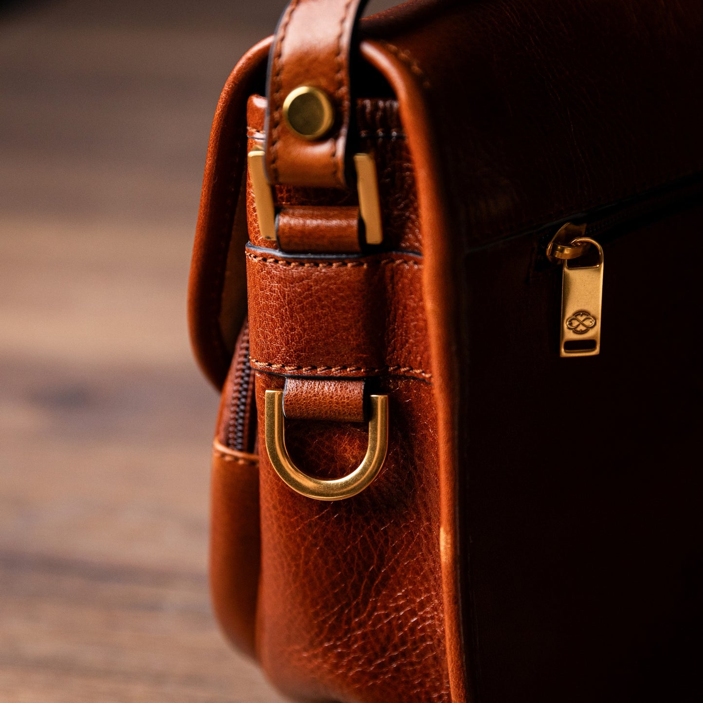 Sac en cuir pour le corps - Women In Love