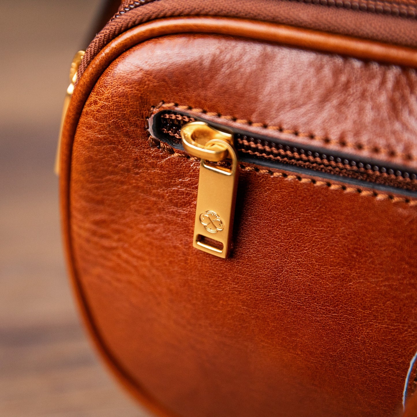 Sac en cuir pour le corps - Women In Love