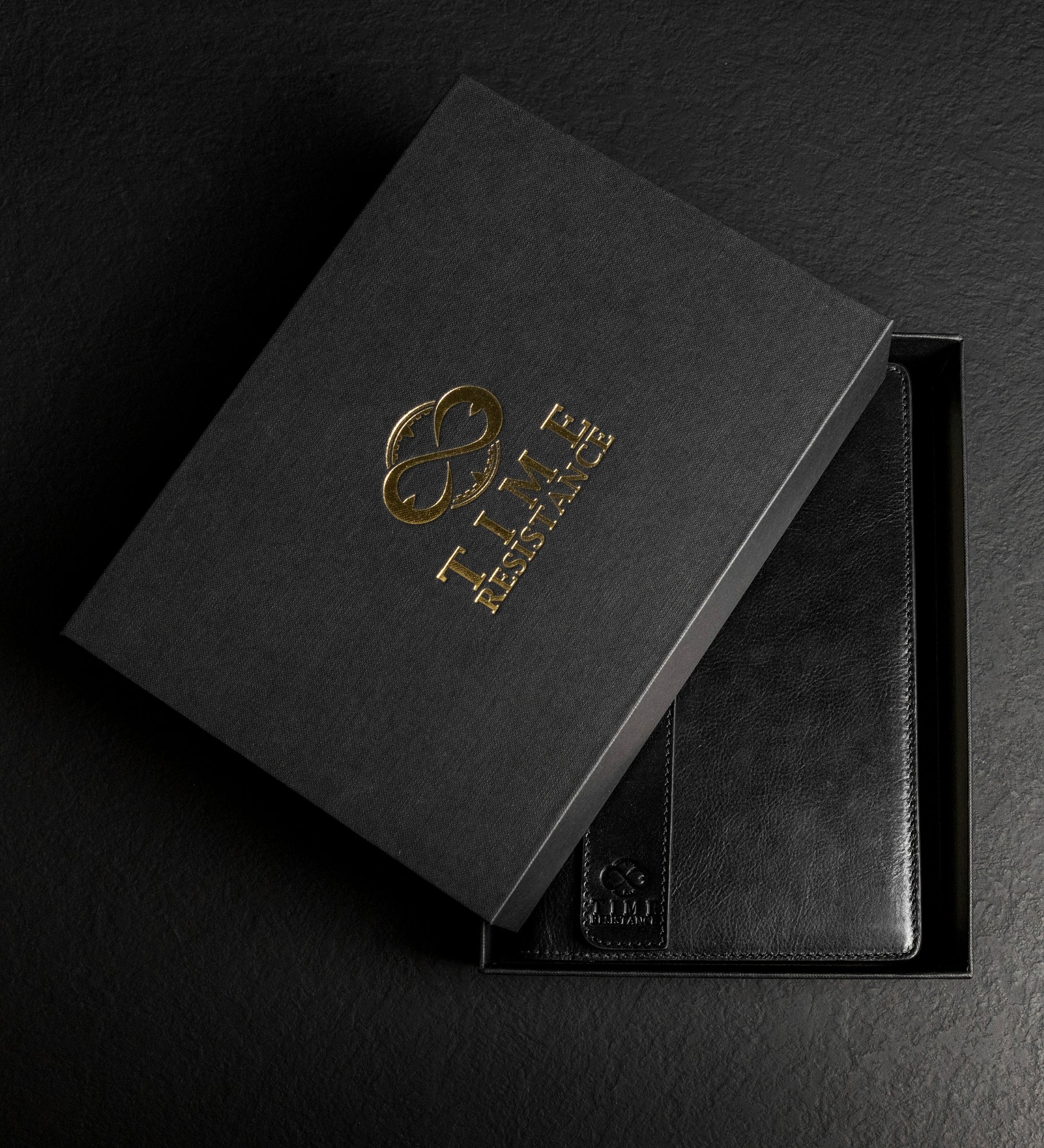 Womens Leather Journal with Refillable A5 Notepad - The Diary of a Nobody