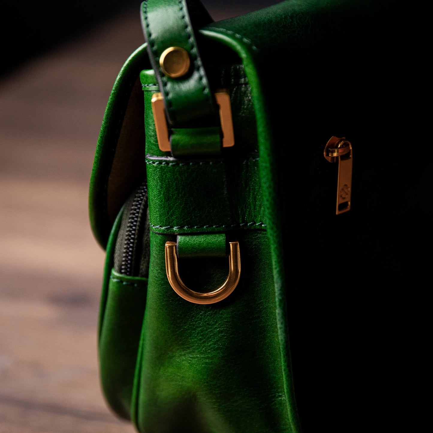 Sac en cuir pour le corps - Women In Love