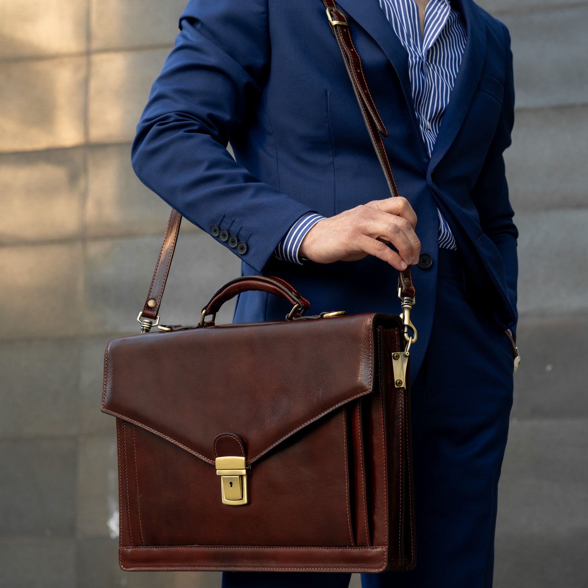 Classic Design Leather Briefcase - The Magus Briefcase Time Resistance   